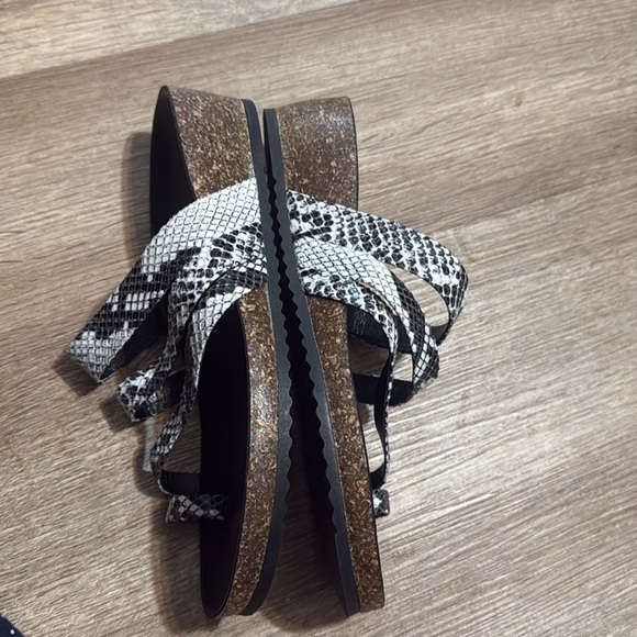 Italian Shoemakers Sandals - Picture 6 of 6